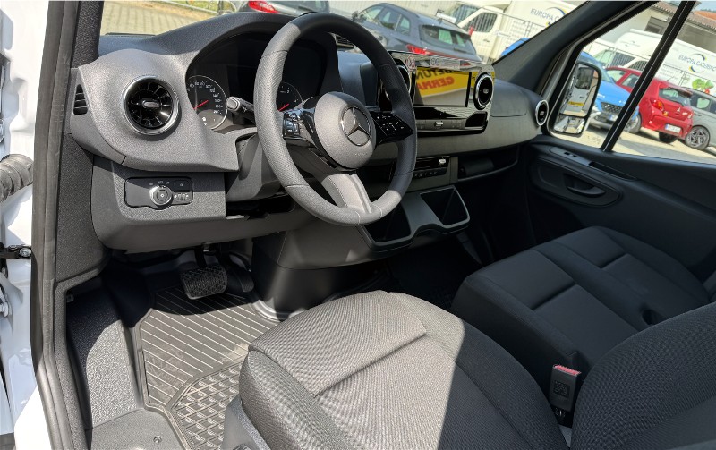 Mercedes Sprinter 9-Sitzer